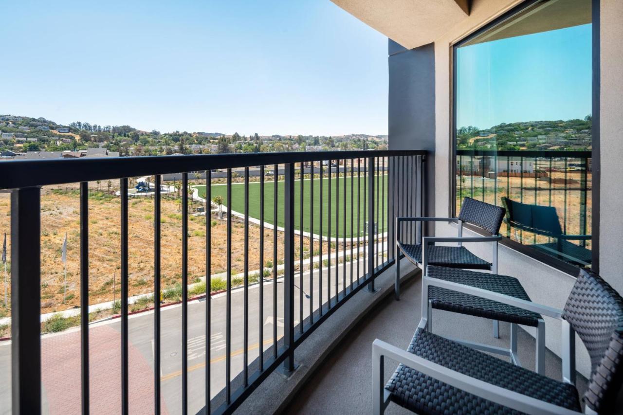 Courtyard By Marriott Petaluma Sonoma County Hotel Buitenkant foto