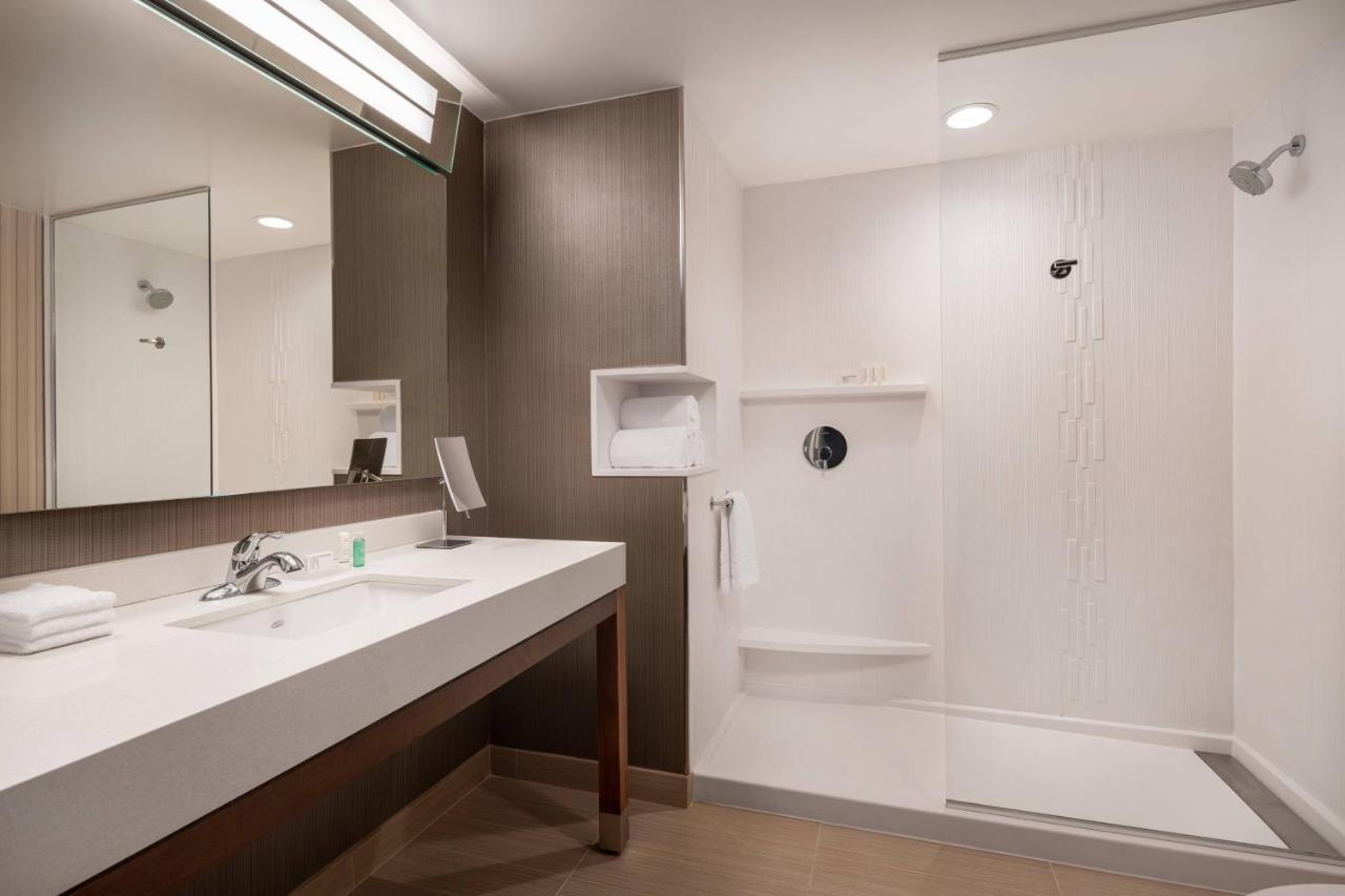 Courtyard By Marriott Petaluma Sonoma County Hotel Buitenkant foto