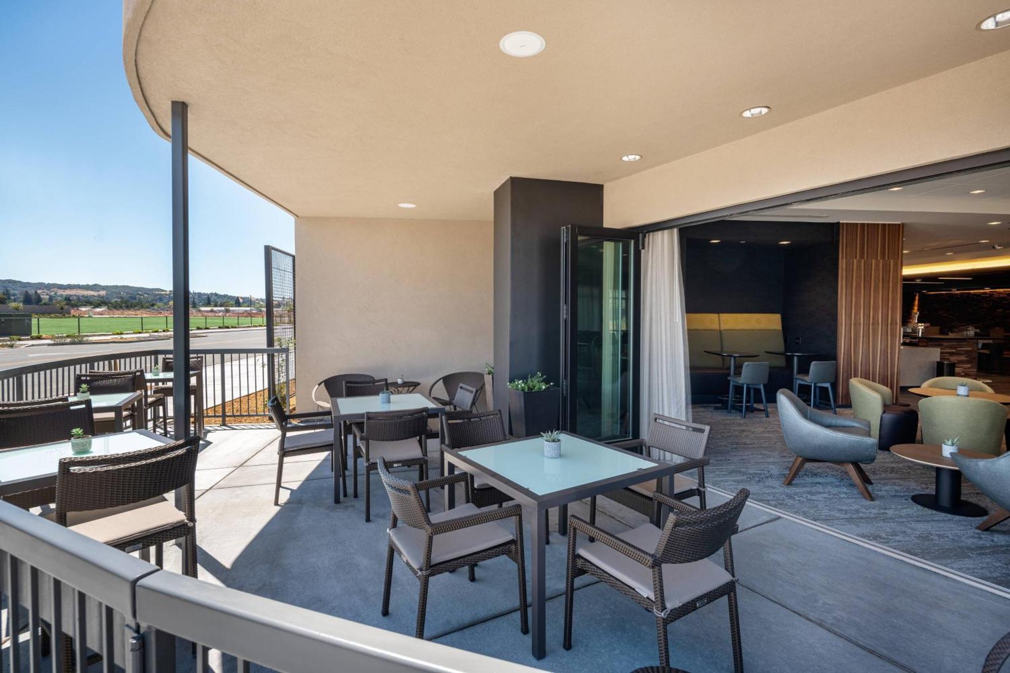 Courtyard By Marriott Petaluma Sonoma County Hotel Buitenkant foto