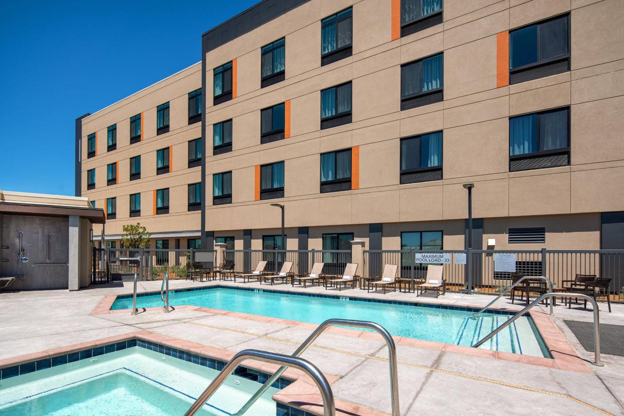 Courtyard By Marriott Petaluma Sonoma County Hotel Buitenkant foto