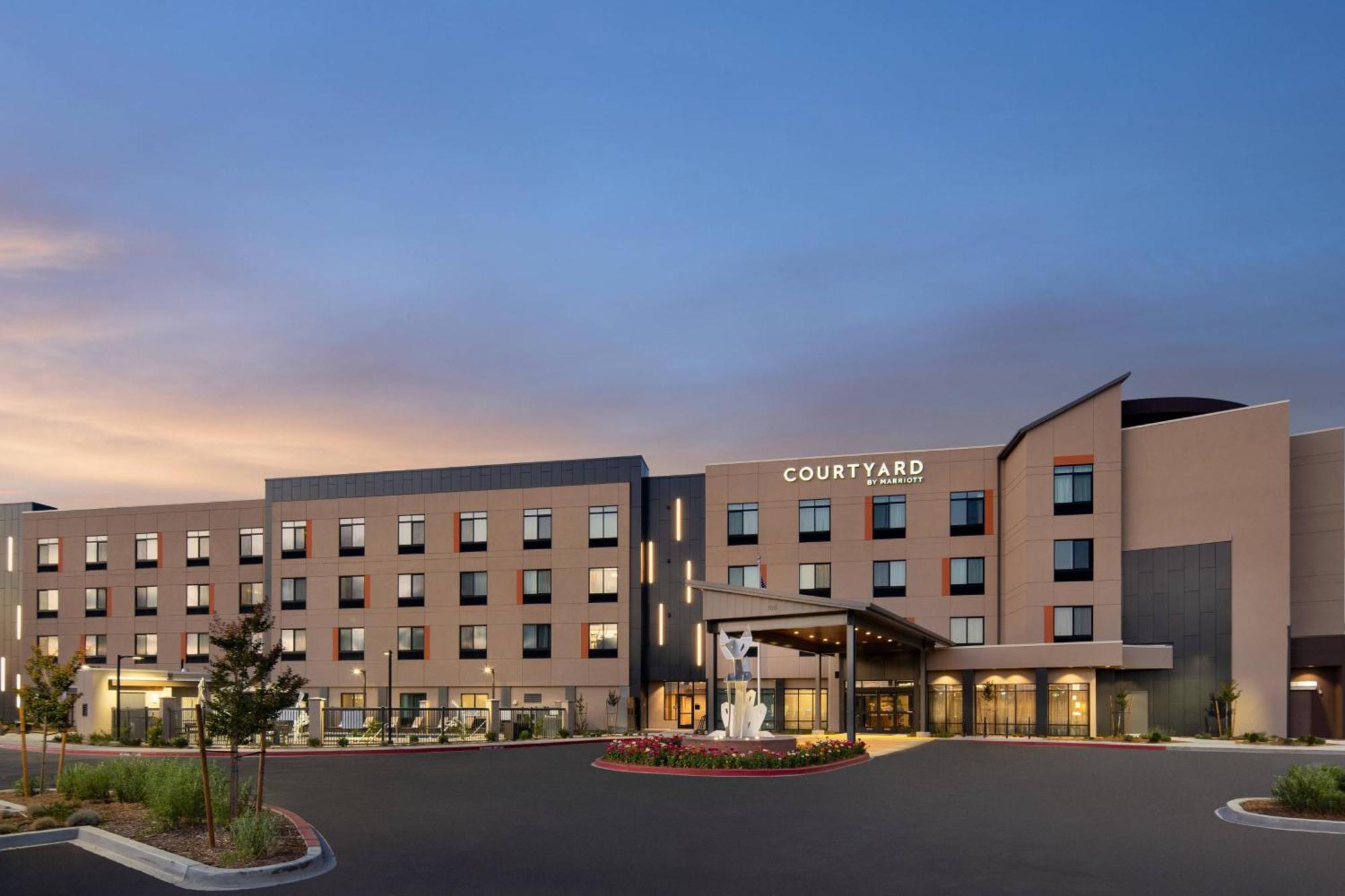 Courtyard By Marriott Petaluma Sonoma County Hotel Buitenkant foto