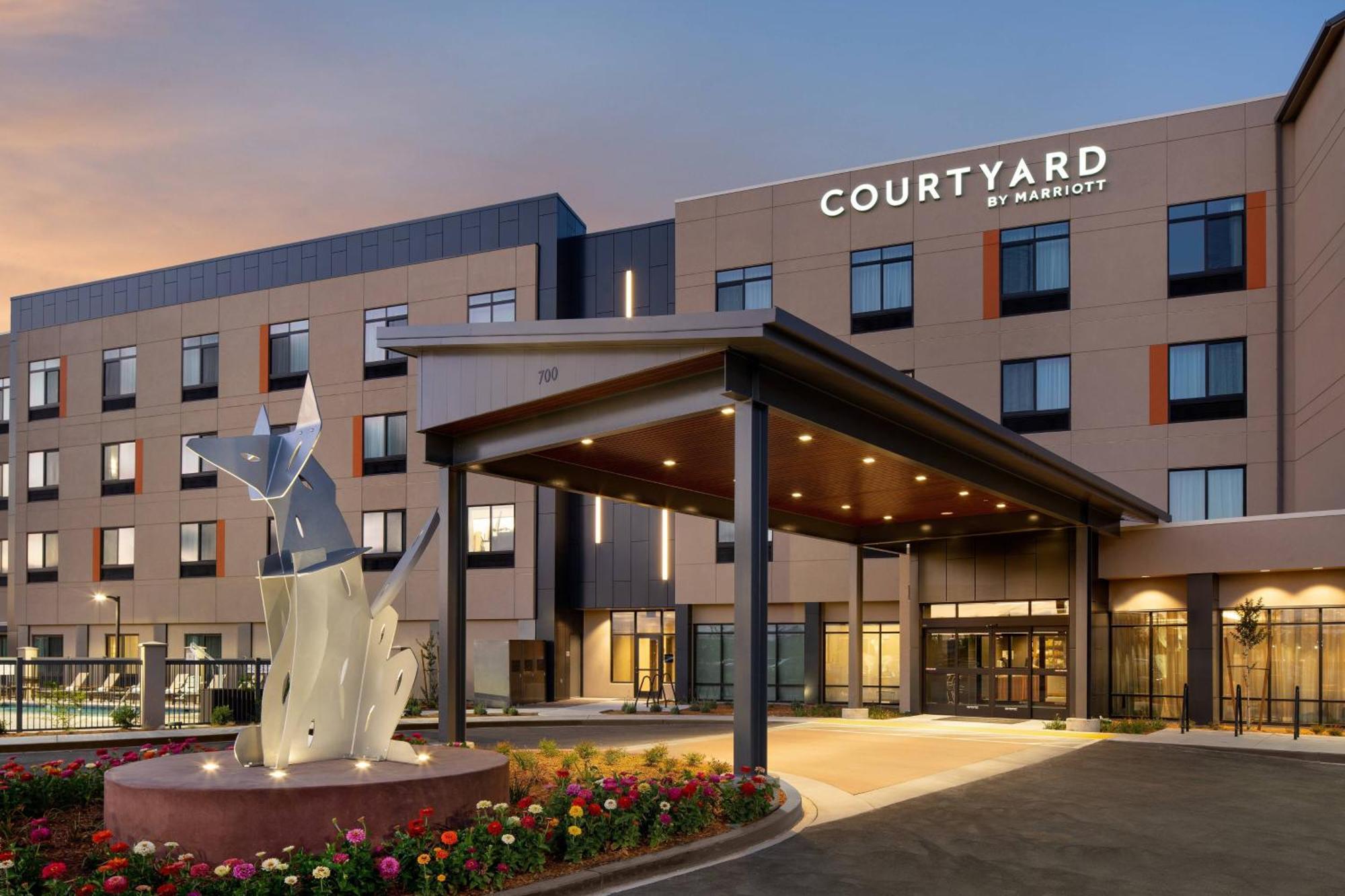 Courtyard By Marriott Petaluma Sonoma County Hotel Buitenkant foto